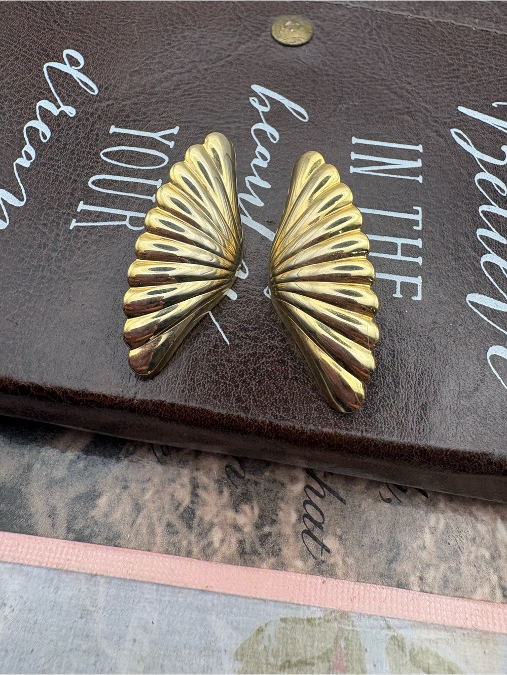 Vintage 80s Gold Tone Fan Shell Earrings Sculptural Statement